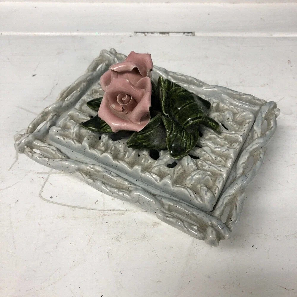 Vtg 1951 Frazier California Pottery Briar Weave Trinket Box W/ Roses 6” X 5”